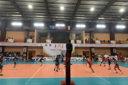 Монголын хүүхдийн спортын зуны VII наадмын Волейболын төрөлд хөвгүүдийн баг Баянгол дүүргийн багтай тоглож 0:2 харьцаатай хожигдлоо. Тамирчдадаа дараагийн тоглолтонд амжилт хүсье!
