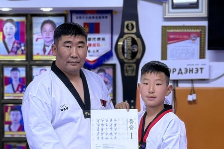 🥋Дэлхийн таеквондо холбооны төв байгууллага   KUKKIWON-ooс олгодог Таеквондогийн Хар бүс даны үнэмлэхээ гардан авч ЭЛИТ ангилал хар бүсэнд дэвшиж байгаа тамирчид.