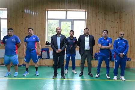 Д.ЖАРГАЛСАЙХАН, Э.БИЛЭГТ ДАРГА НАР БОКС, ЧӨЛӨӨТ БӨХИЙН ДАШТ-Д ЭХ ОРНОО ТӨЛӨӨЛӨХ ОРОЛЦОХ БАГ ТАМИРЧДЫН БЭЛТГЭЛ СУРГУУЛИЛТТАЙ ТАНИЛЦЛАА