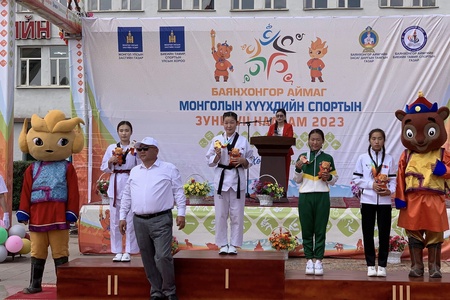Монголын хүүхдийн спортын зуны VII наадамд Таеквондогийн эмэгтэй төрлийн -44кг жинд Б.Нандин-Эрдэнэ нь хүрэл медаль хүртлээ.