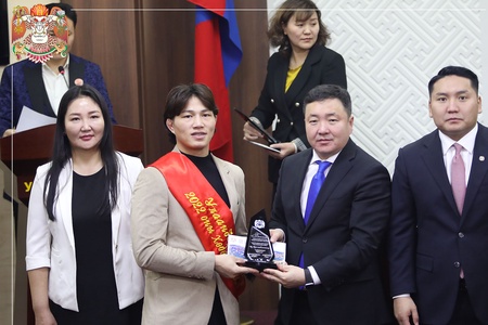 Нийслэлийн Биеийн тамир, спортын салбарын 2022 оны Хөдөлмөрийн аваргаар Монгол Улсын гавьяат тамирчин, Жүдо бөхийн дэлхийн аварга Цэнд-Очирын Цогтбаатар тодорлоо.