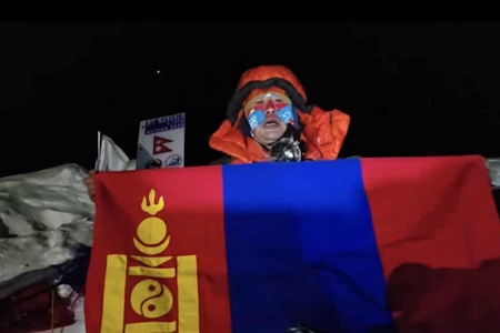 О.ЗОЛБООХҮҮ МАНАСЛУ УУЛЫН ОРГИЛД АМЖИЛТТАЙ ГАРЛАА