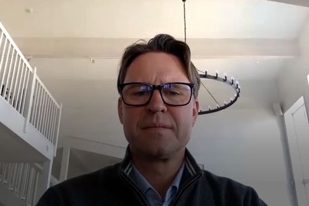 Цахим уулзалт хийлээ