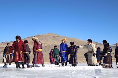 Хан-Уул дүүргийнхэн мөсөн сур, мөсний шагайн харвааны аваргаа тодруулжээ