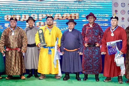 "ӨНДӨРХААН ЦОМ" ХҮЧИТ 128 БӨХИЙН БАРИЛДААНД АЙМГИЙН ХУРЦ АРСЛАН Д.АЛТАНЦООЖ ТҮРҮҮЛЖ, УЛСЫН АРСЛАН Э.ОЮУНБОЛД ҮЗҮҮРЛЭЛЭЭ