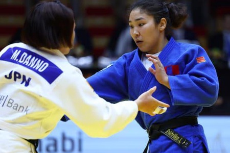 Л.ЭНХРИЙЛЭН АБУ ДАБИГИЙН ИХ ДУУЛГААС МӨНГӨН МЕДАЛЬ ХҮРТЛЭЭ 