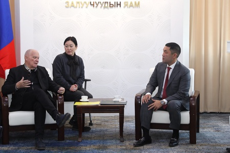 СОЁЛ, СПОРТ, АЯЛАЛ ЖУУЛЧЛАЛ, ЗАЛУУЧУУДЫН ДЭД САЙД Г.ДАШНЯМ ДЭЛХИЙН КЁРЛИНГИЙН ТУР ХОЛБООНЫ АХЛАХ ЗӨВЛӨХ ЛУК ФЕЛЛАЙ-Г ХҮЛЭЭН АВЧ УУЛЗЛАА