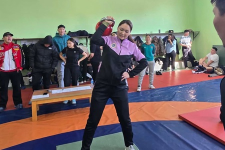 Монгол цэргийн өдөр, Орчин цагийн Зэвсэгт хүчин үүсэн байгуулагдсаны 105 жилийн ойд зориулан төрийн, цэргийн болон хууль сахиулах байгууллагуудад  гар дээр суниалт, туухай өргөлтийн тэмцээн зохиогдлоо