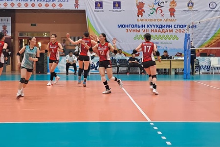 Монголын хүүхдийн спортын зуны VII наадмын волейболын төрөлд Дундговь аймгийн охидын баг Чингэлтэй дүүргийн багийг 2:0 харьцаатай хожиж аваргын алтан медалийн төлөө тоглох боллоо.