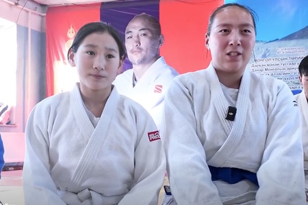 Завхан аймгийн өсвөрийн жүдочид ОХУ-ын Красноярск хотод болсон жүдо бөхийн лигийн тэмцээнд амжилттай оролцжээ