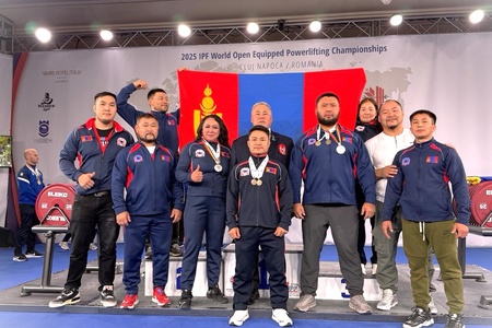 Т.САЙФОЛЛА, С.МӨНХЗУЛ НАР МОНГОЛЫН ПАУЭРЛИФТИНГИЙН СПОРТЫН ТҮҮХЭНД АНХ УДАА НИЙЛБЭР ДҮНГЭЭР МЕДАЛЬ ХҮРТСЭН ТАМИРЧИД БОЛЛОО