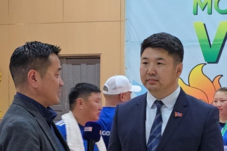Монголын хүүхдийн спортын зуны VIII наадмын Боксын тэмцээн үргэлжилж байна.  Охидын 10 жингийн аваргууд тодорлоо. Мөрөөдлийнхөө төлөө шударгаар өрсөлдөж буй тамирчдадаа илүү амжилт хүсье.