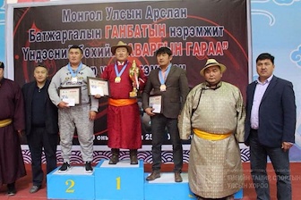Монгол Улсын арслан Б.Ганбатын нэрэмжит өсвөр үеийн Үндэсний бөхийн тэмцээн 