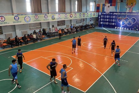 Дундговь аймгийн Бага-Олимпын Сагсанбөмбөгийн хэсгийн тоглолт эхэллээ. 
