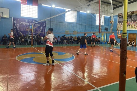 Дундговь аймгийн Бага-Олимпын Волейболын эрэгтэй, эмэгтэй  төрлийн хэсгийн 2 дахь өдрийн тоглолт үргэлжилж байна