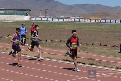 ХҮҮХДИЙН СПОРТЫН ЗУНЫ VIII НААДМЫН 4X100 БУУХИА ТЭМЦЭЭНИЙ ХЭСГЭЭС