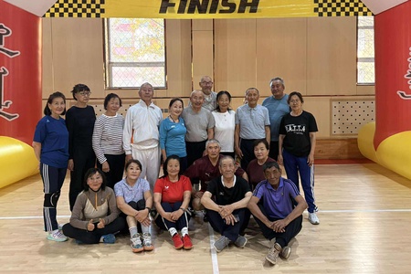 ОЛОН УЛСЫН АХМАДЫН БАЯРЫГ ТОХИОЛДУУЛАН ДҮҮРГИЙН АХМАДУУДЫН ДУНД ӨДӨРЛӨГ ЗОХИОН БАЙГУУЛЛАА.             Олон улсын ахмадын баярыг тохиолдуулан дүүргийн ахмадуудын дунд софт волейбол, дартс, ширээний те