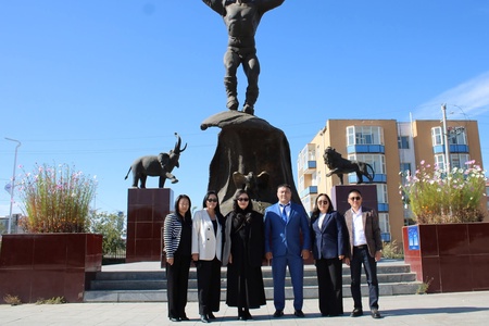 СОЁЛ, СПОРТ, АЯЛАЛ, ЖУУЛЧЛАЛ, ЗАЛУУЧУУДЫН ЯАМНЫ АЖЛЫН ХЭСЭГ УВС АЙМАГТ АЖИЛЛАЖ БАЙНА.