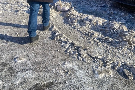 01 дүгээр сарын 26-ны өдөр Орхон аймгийн Биеийн тамир, спортын газрын аж ахуй албаны ажилчид Ойр орчмын цасыг цэвэрлэж ажиллаа.