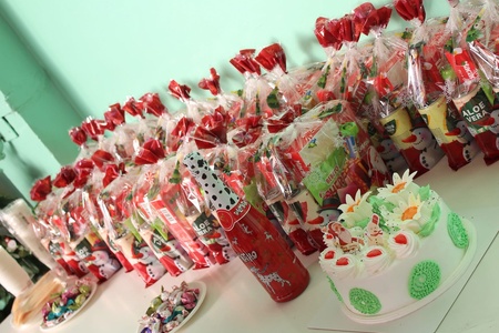 Орхон аймгийн Биеийн тамир, спортын газар ажилтан, албан хаагч нарынхаа хүүхэд багачуудад зориулан бяцхан бэлгийг гардууллаа. 