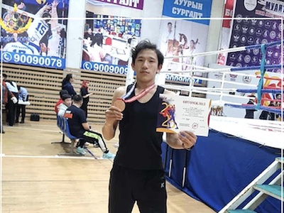 MONGOLIAN MUAYTHAI FEDERATION холбоо буюу МОНГОЛ УЛСЫН МУАЙТАЙ бокс УАШТ-ий залуучуудын 51кг жинд тамирчин,10а ангийн сурагч Б.Өсөх-Ирээдүй хүрэл медаль хүртлээ. /2026-9/