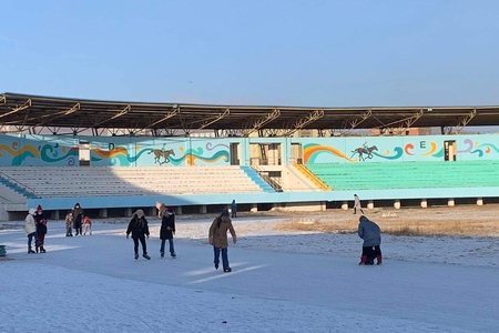 Цэнгэлдэх хүрээлэнд тэшүүрийн талбай үйл ажиллагаагаа явуулж байна. 