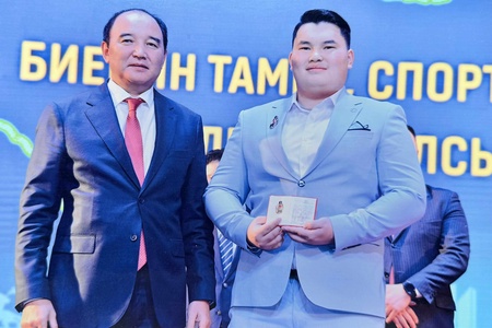 БИЕИЙН ТАМИР, СПОРТЫН ТЭРГҮҮНИЙ АЖИЛТАН ЦОЛ ТЭМДЭГЭЭР СҮРЭНГИЙН БИЛГҮҮН ШАГНАГДЛАА.  🎖️ Биеийн тамир, спортын III зөвлөгөөний үеэр Соёл, спорт, аялал жуулчлал, залуучуудын яамны  сайдын тушаалаар:  Б