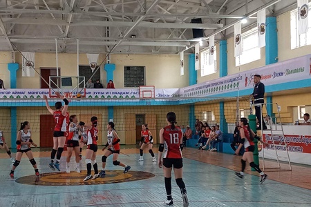 Монголын хүүхдийн спортын зуны VII наадмын Волейболын төрөлд охидын баг 3 дахь тоглолтоо Ховд аймгийн багтай тоглож 2:0 харьцаатай хожиж хэсгээс 2-р гарлаа.