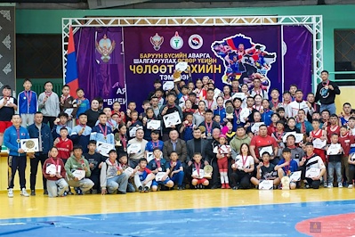 Баян-Өлгий аймагт баруун бүсийн өсвөр үеийн чөлөөт бөхийн аварга шалгаруулах тэмцээн 