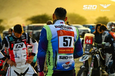 "ДАКАР РАЛЛИ"-Д Э.ХАЛИУНБОЛД, П.МӨРӨН НАР УРАЛДАЖ БАЙНА