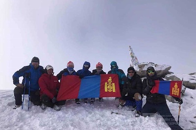 АТБ-"Хүйтэн", Малчин оргилуудад авиралт хийлээ.