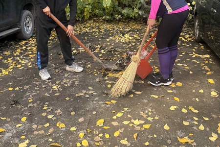БҮХ НИЙТИЙН ИХ ЦЭВЭРЛЭГЭЭ ЗОХИОН БАЙГУУЛАХ ТУХАЙ Хан-Уул дүүргийн Засаг даргын 2025 оны “Хоггүй Хан-Уул” аян зохион байгуулах тухай А/10 дугаар захирамжийн дагуу “Намрын бүх нийтийн их цэвэрлэгээ”-г 2