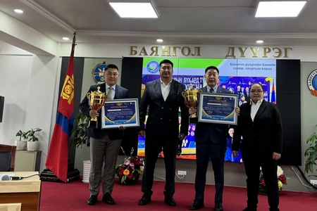 МОНГОЛЫН БҮХ АРД ТҮМНИЙ ЗУНЫ  СПОРТЫН XVI НААДМЫН ЦОМ, ӨРГӨМЖЛӨЛӨӨ БАЯНГОЛ ДҮҮРГИЙН ЗАСАГ ДАРГА Ө. СУМЪЯАБААТАРТ ГАРДУУЛЛАА.