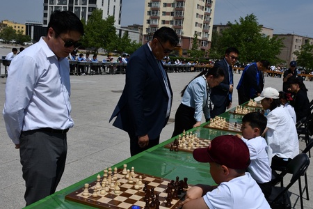 "1000 ШАТАР, ДААМЧДЫН ӨДӨРЛӨГ"