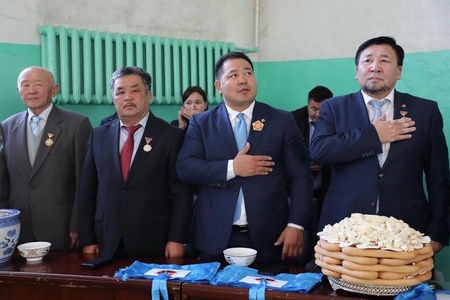 Монгол улсад Шинэ Үндсэн хууль, Нутгийн удирдлагын шинэ тогтолцоо өөрөө удирдах шатны байгууллага үүсч хөгжсөний 30 жилийн ойд зориулсан бөхийн барилдаан боллоо.