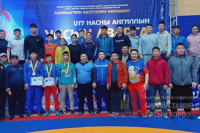 Монгол улсын аварга шалгаруулах Чөлөөт бөхийн U 15 , U 17 ангилалд Увс аймгийн шигшээ баг тамирчид амжилтай оролцлоо.
