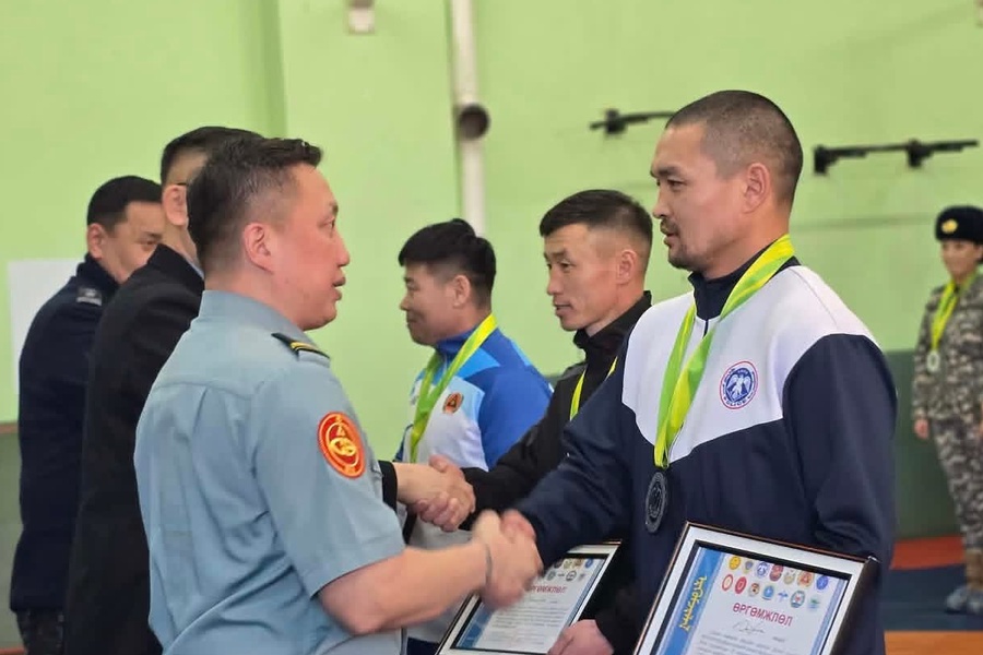 Монгол цэргийн өдөр, Орчин цагийн Зэвсэгт хүчин үүсэн байгуулагдсаны 105 жилийн ойд зориулан төрийн, цэргийн болон хууль сахиулах байгууллагуудад  гар дээр суниалт, туухай өргөлтийн тэмцээн зохиогдлоо