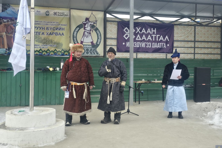 Сар шинийн баярт зориулсан Үндэсний их сурын 2026 оны Тэргүүн харваа 2026 оны 02-р сарын 08 ны өдөр Улиастай сум Үндэсний их сурын талбайд зохион байгуулагдлаа. 