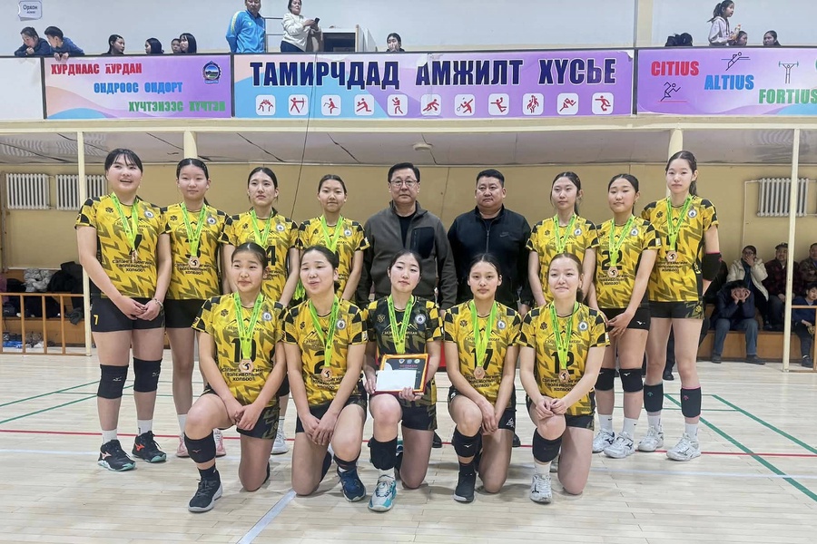 Идэрчүүдийн аймгийн аварга шалгаруулах волейболын тэмцээн Мандал сумын спорт цогцолборт амжилттай зохион байгуулагдаж өндөрлөлөө.