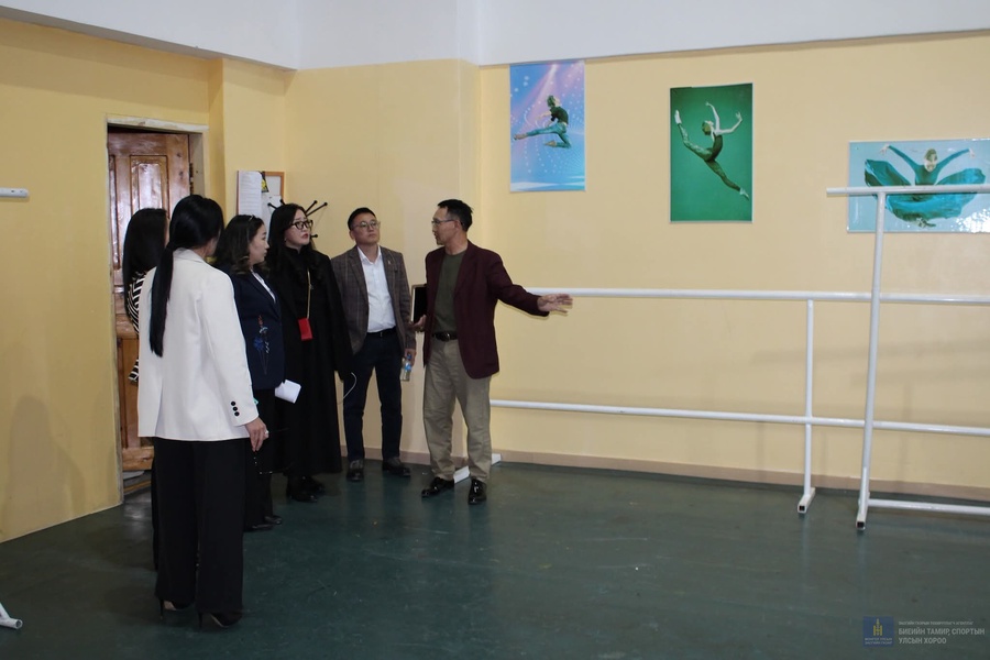 СОЁЛ, СПОРТ, АЯЛАЛ, ЖУУЛЧЛАЛ, ЗАЛУУЧУУДЫН ЯАМНЫ АЖЛЫН ХЭСЭГ УВС АЙМАГТ АЖИЛЛАЖ БАЙНА.