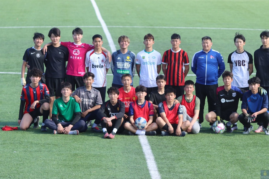 ⚽🇲🇳🇯🇵Япон Улсын JICA байгууллагын шугамаар хөлбөмбөгийн дасгалжуулагч Хаяашибэ Масаши Увс аймагт ажиллаж байна 🇯🇵🇲🇳⚽