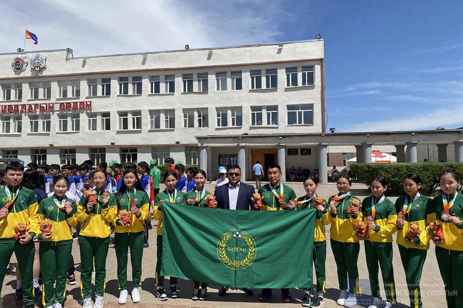 Монголын Хүүхдийн спортын зуны VII наадмаас Булган аймгийн баг тамирчид 12 медаль хүртлээ.