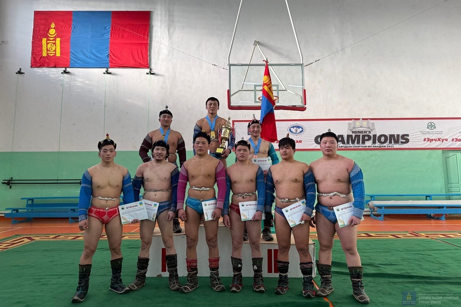 Орхон аймагт Баян-өндөрийн хүчтэн дэвжээнээс зохион байгуулдаг “ҮНДЭСНИЙ БӨХ-МОНГОЛЫН ҮНЭТ ӨВ” Баян-Өндөрийн цомын төлөөх цолгүй залуу бөхчүүдийн барилдаан 2026.01.17-нд амжилттай зохиогдсон байна.