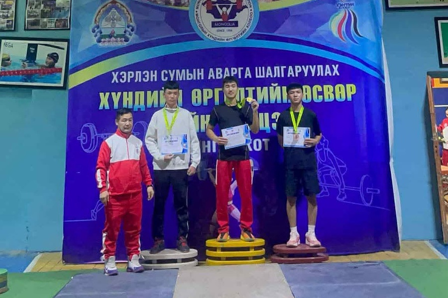 Хэрлэн сумын аварга шалгаруулах Хүндийн өргөлтийн тэмцээн амжилттай зохион байгуулагдлаа.