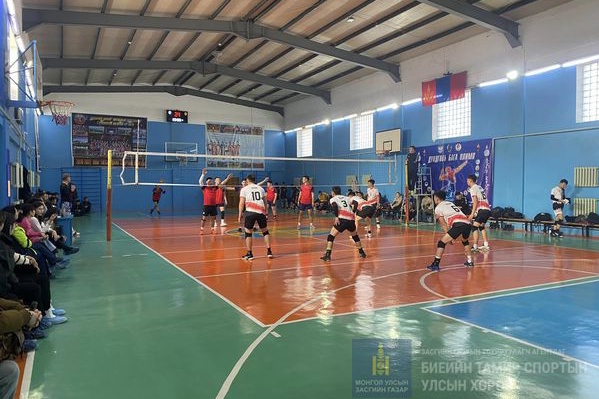 Дундговь аймгийн Бага-Олимпын Волейболын төрлийн эрэгтэй, эмэгтэй  төрлийн хэсгийн тоглолт эхэллээ.