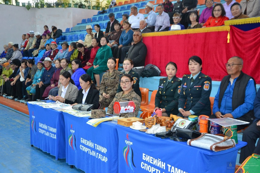 Хэнтий аймгийн Шүүхийн шийдвэр гүйцэтгэх газар "Ахмадын өдөрлөг"-ийг амжилттай зохион байгууллаа. 