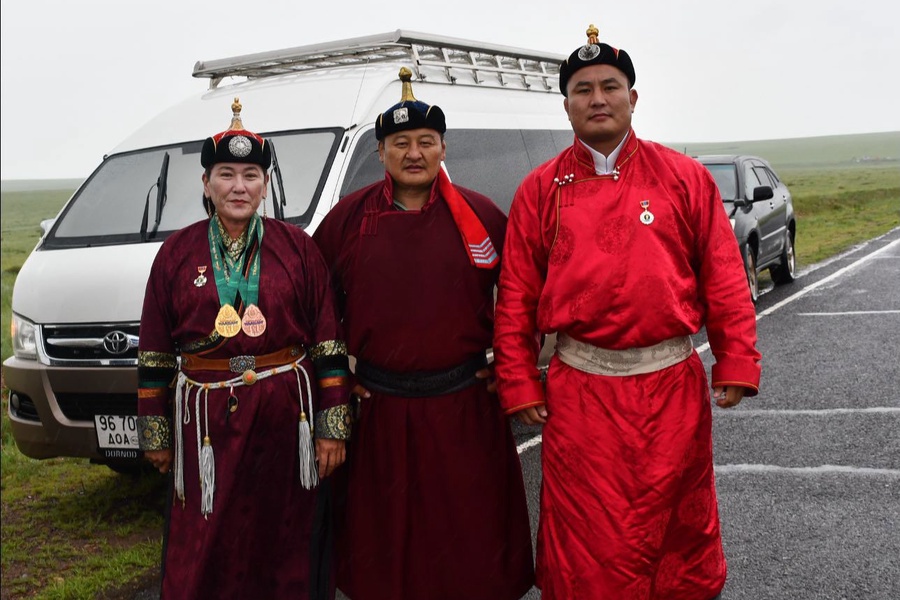 МОНГОЛ УЛСЫН ХАРЦАГА М. БЭЛГҮТЭЙ, МОНГОЛ УЛСЫН МЭРГЭН Ч.ГАНДАВАА НАРЫГ УГТАЖ АВЛАА