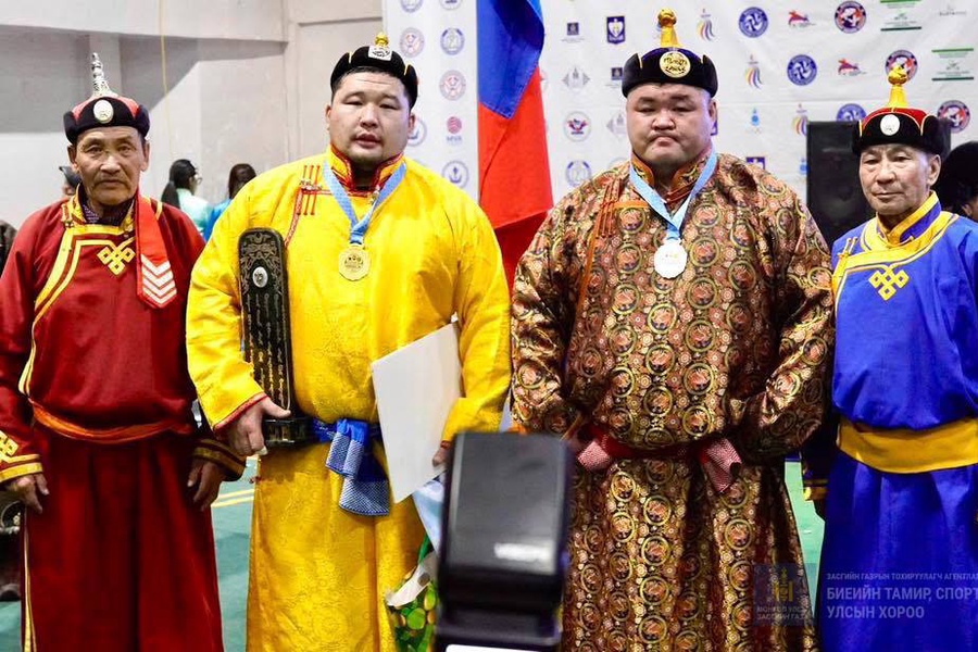 "ӨНДӨРХААН ЦОМ" ХҮЧИТ 128 БӨХИЙН БАРИЛДААНД АЙМГИЙН ХУРЦ АРСЛАН Д.АЛТАНЦООЖ ТҮРҮҮЛЖ, УЛСЫН АРСЛАН Э.ОЮУНБОЛД ҮЗҮҮРЛЭЛЭЭ