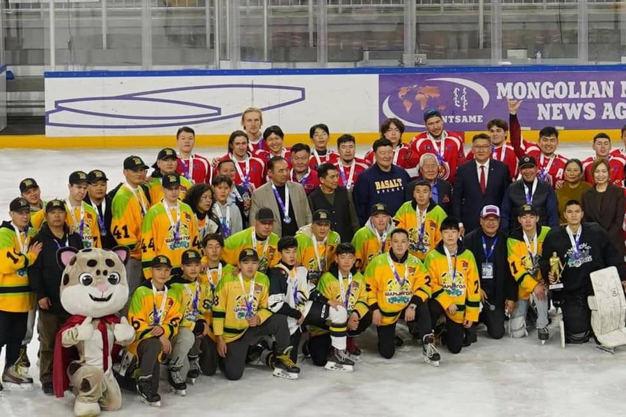 Монголын Хоккейн холбооны 2023-2024 оны лигийн цомын аварга шалгаруулах тэмцээнд "Хангарьд" хоккейн баг 2-р байр эзэлж, мөнгөн медалийн эзэд боллоо