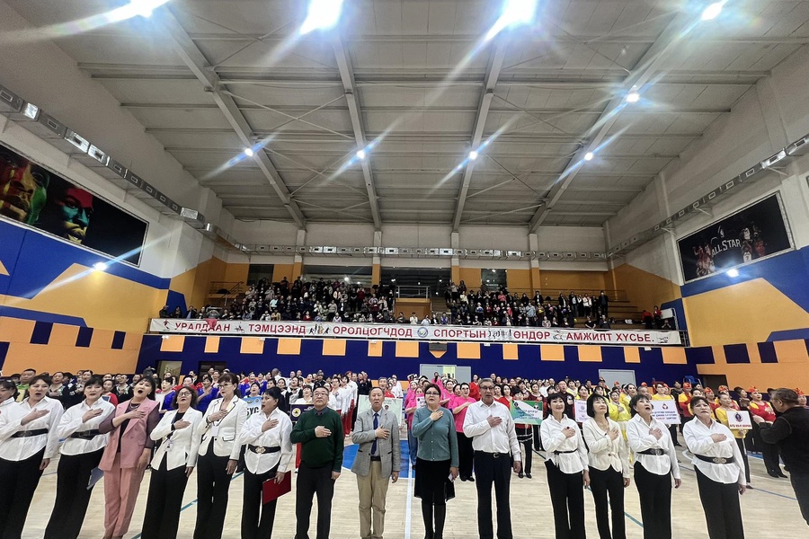 УЛААН САРНАЙ ХАМТЛАГИЙН НЭРЭМЖИТ ШУГАМАН БҮЖГИЙН ТЭМЦЭЭН АМЖИЛТТАЙ ЗОХИОН БАЙГУУЛАГДЛАА.